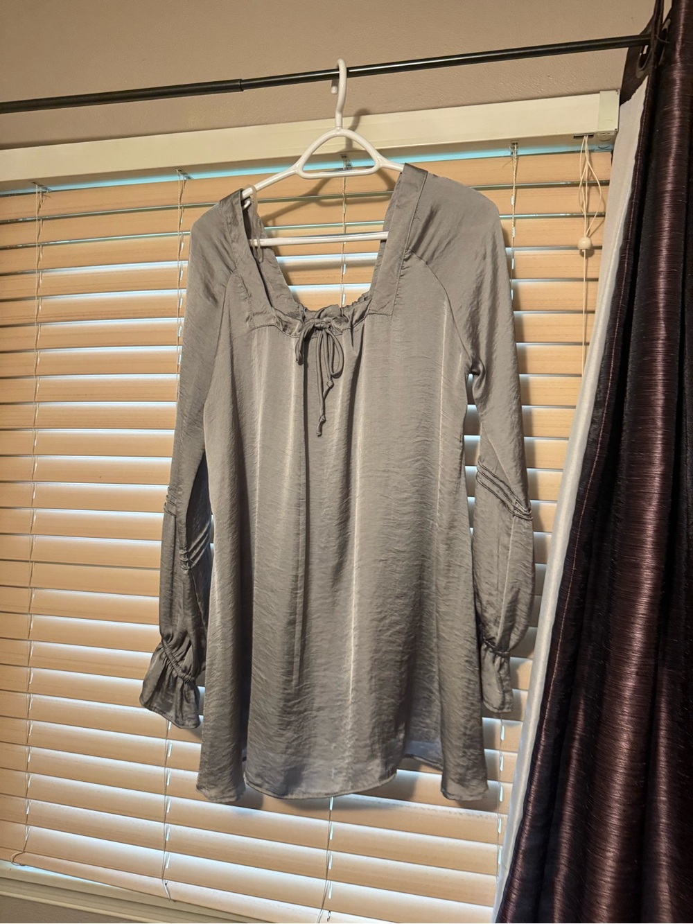 Light Gray Long Sleeve Tie-Neck Top— Womens